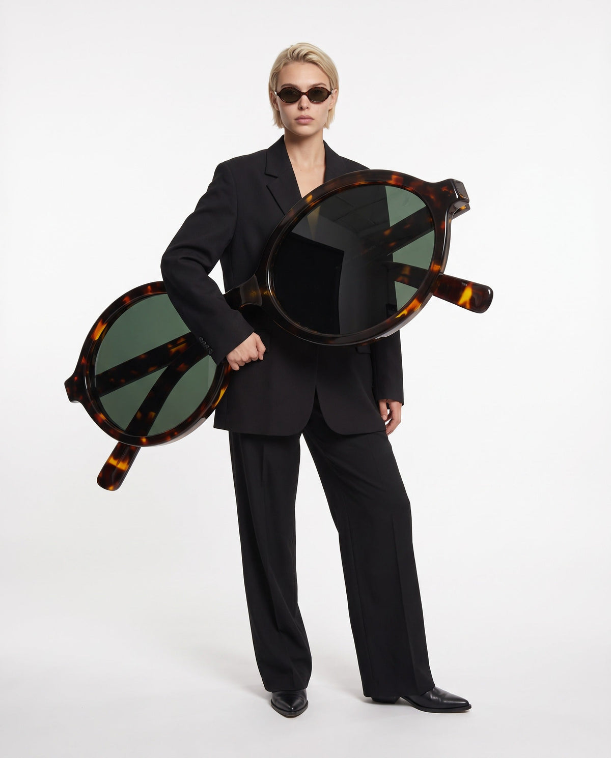Dressed-Down Paris Fashion Week Outfits to Copy, and How to Match Your Sunglasses - Vibes Shades
