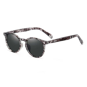Onyx round retro sunglasses in Black / White Tortoise, black lens on white tortoise frame, three-quarter view